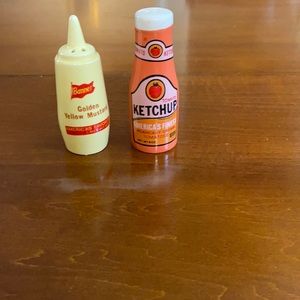 Salt and paper shaker